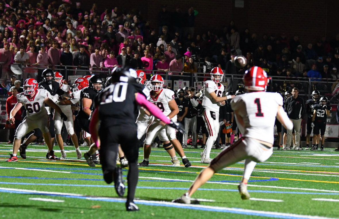 Masco's Devin O'Brien ready to catch Drew  Gustafson's pass