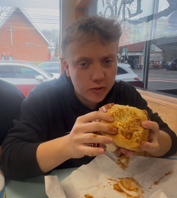 Sam Richardson putting down a Zeno's three-way beef like it's nobody's business. 